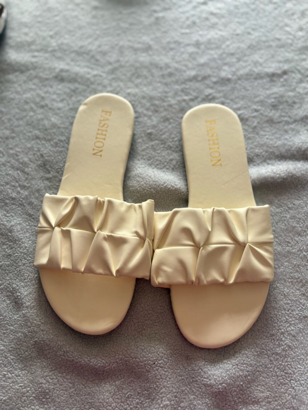 New cream Ruched Slide Sandals Size 38 (US 7) Soft Padded Comfort Flats